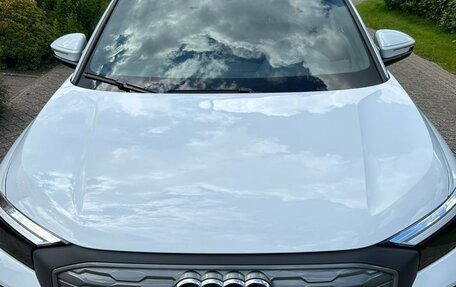 Audi Q4 e-tron, 2022 год, 3 560 000 рублей, 2 фотография