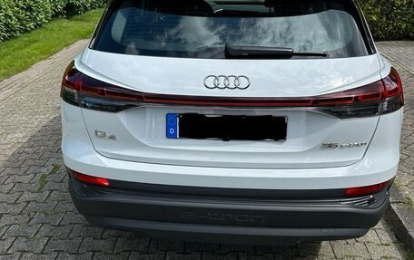 Audi Q4 e-tron, 2022 год, 3 560 000 рублей, 4 фотография