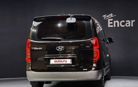 Hyundai Grand Starex Grand Starex I рестайлинг 2, 2018 год, 2 820 000 рублей, 4 фотография