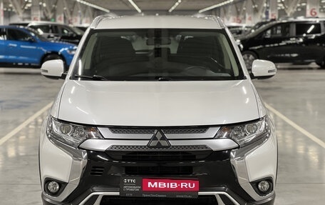 Mitsubishi Outlander III рестайлинг 3, 2021 год, 2 629 000 рублей, 2 фотография