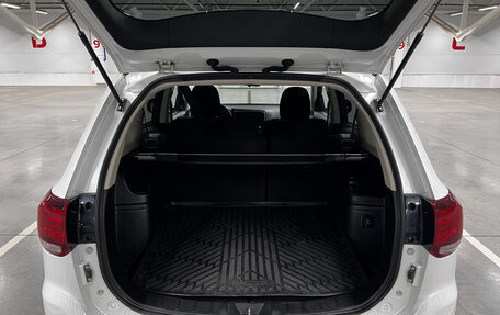 Mitsubishi Outlander III рестайлинг 3, 2021 год, 2 629 000 рублей, 10 фотография