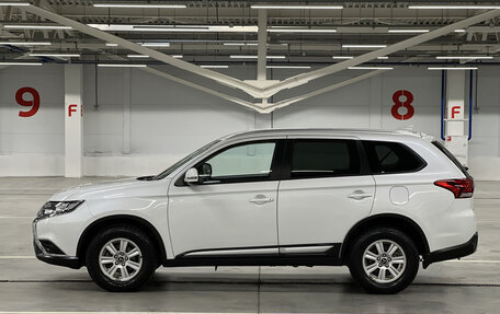 Mitsubishi Outlander III рестайлинг 3, 2021 год, 2 629 000 рублей, 8 фотография