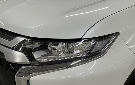 Mitsubishi Outlander III рестайлинг 3, 2021 год, 2 629 000 рублей, 17 фотография