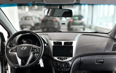 Hyundai Solaris II рестайлинг, 2016 год, 833 000 рублей, 12 фотография