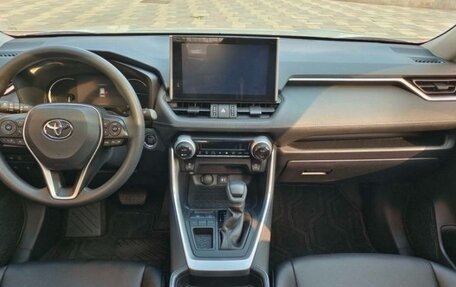 Toyota RAV4, 2022 год, 2 200 000 рублей, 8 фотография