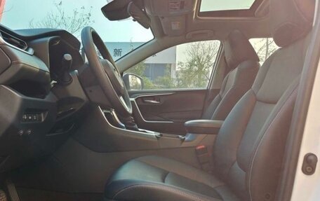 Toyota RAV4, 2022 год, 2 200 000 рублей, 11 фотография