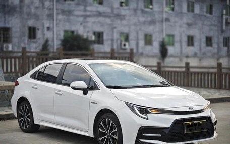 Toyota Corolla, 2022 год, 1 300 200 рублей, 2 фотография