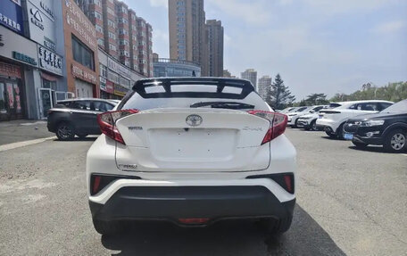 Toyota C-HR I рестайлинг, 2022 год, 1 826 000 рублей, 5 фотография