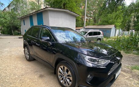 Toyota RAV4, 2020 год, 2 900 000 рублей, 2 фотография