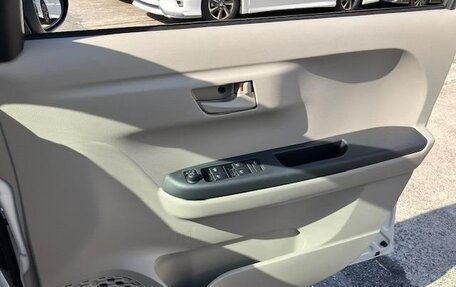 Toyota Passo III, 2021 год, 554 000 рублей, 24 фотография
