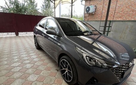 Hyundai Solaris II рестайлинг, 2022 год, 1 800 000 рублей, 6 фотография