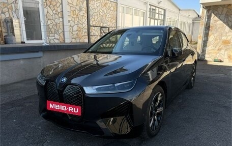 BMW iX, 2022 год, 5 825 000 рублей, 3 фотография