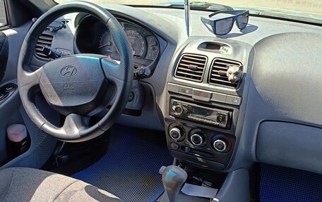 Hyundai Accent II, 2005 год, 330 000 рублей, 2 фотография