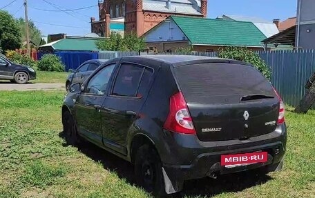 Renault Logan I, 2011 год, 580 000 рублей, 2 фотография