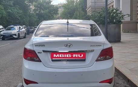 Hyundai Solaris II рестайлинг, 2015 год, 850 000 рублей, 5 фотография