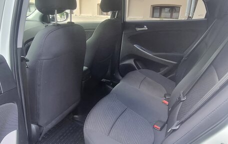 Hyundai Solaris II рестайлинг, 2015 год, 850 000 рублей, 12 фотография