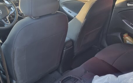 Hyundai Solaris II рестайлинг, 2015 год, 650 000 рублей, 8 фотография