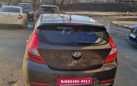 Hyundai Solaris II рестайлинг, 2015 год, 650 000 рублей, 3 фотография