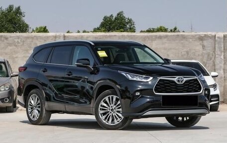 Toyota Highlander, 2021 год, 3 000 200 рублей, 2 фотография
