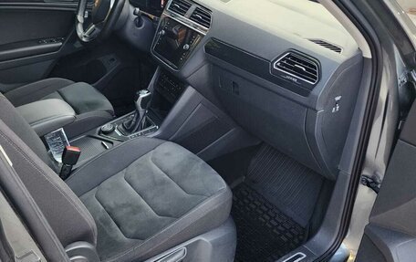 Volkswagen Tiguan II, 2021 год, 3 200 000 рублей, 3 фотография