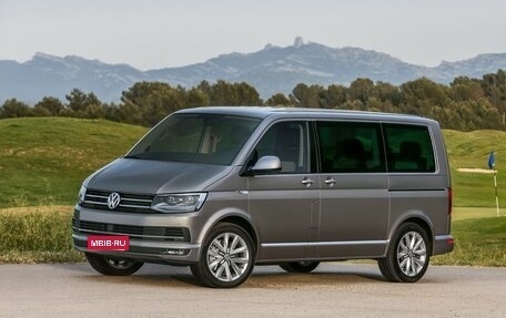 Volkswagen Multivan T6 рестайлинг, 2017 год, 2 900 000 рублей, 1 фотография