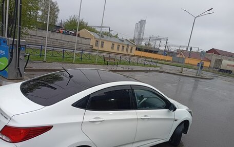 Hyundai Solaris II рестайлинг, 2015 год, 810 000 рублей, 11 фотография