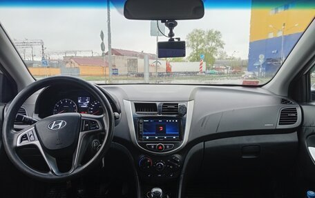 Hyundai Solaris II рестайлинг, 2015 год, 810 000 рублей, 19 фотография