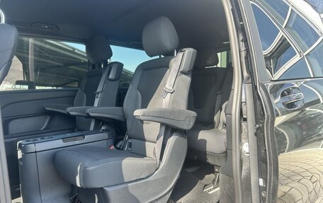 Mercedes-Benz V-Класс, 2022 год, 5 490 000 рублей, 7 фотография