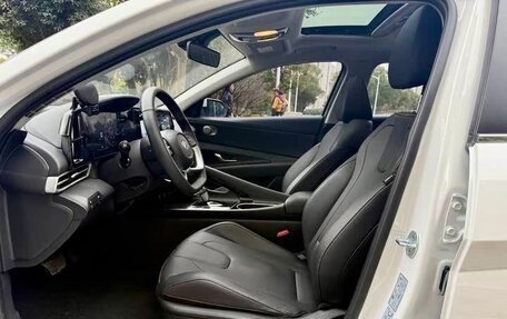 Hyundai Elantra, 2022 год, 1 500 000 рублей, 8 фотография