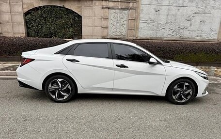 Hyundai Elantra, 2022 год, 1 500 000 рублей, 10 фотография