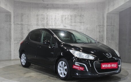 Peugeot 308 II, 2013 год, 554 000 рублей, 3 фотография