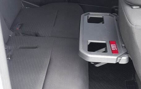 Toyota Roomy I, 2017 год, 1 015 000 рублей, 8 фотография