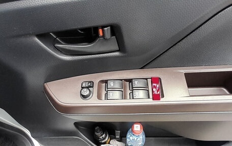 Toyota Roomy I, 2017 год, 1 015 000 рублей, 13 фотография