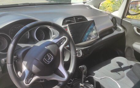 Honda Fit III, 2008 год, 700 000 рублей, 2 фотография