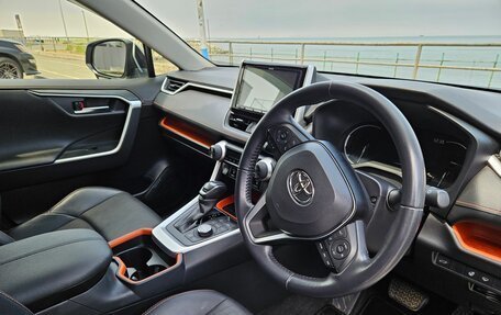 Toyota RAV4, 2020 год, 3 450 000 рублей, 8 фотография