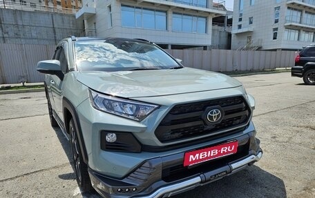 Toyota RAV4, 2020 год, 3 450 000 рублей, 2 фотография