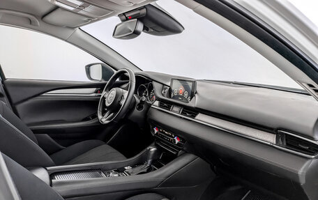 Mazda 6, 2020 год, 2 200 000 рублей, 11 фотография