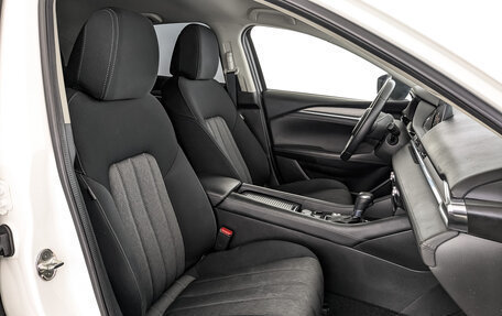 Mazda 6, 2020 год, 2 200 000 рублей, 23 фотография