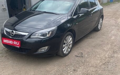 Opel Astra J, 2011 год, 700 000 рублей, 2 фотография
