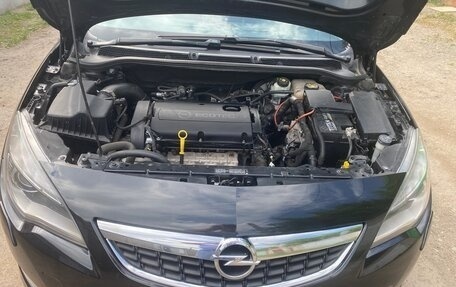 Opel Astra J, 2011 год, 700 000 рублей, 11 фотография