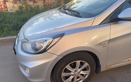 Hyundai Solaris II рестайлинг, 2011 год, 420 000 рублей, 13 фотография