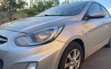 Hyundai Solaris II рестайлинг, 2011 год, 420 000 рублей, 11 фотография