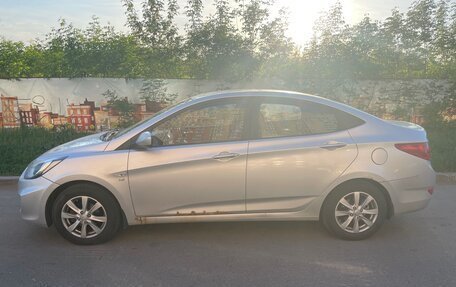 Hyundai Solaris II рестайлинг, 2011 год, 420 000 рублей, 14 фотография