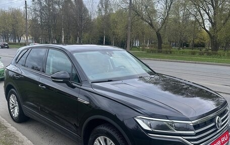 Volkswagen Touareg III, 2018 год, 3 800 000 рублей, 6 фотография