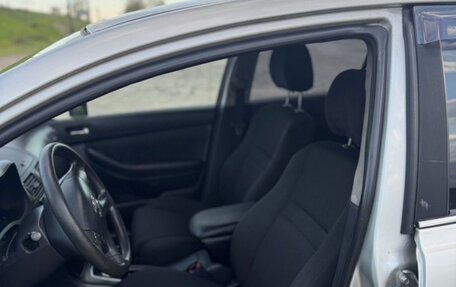 Toyota Avensis III рестайлинг, 2006 год, 550 000 рублей, 5 фотография