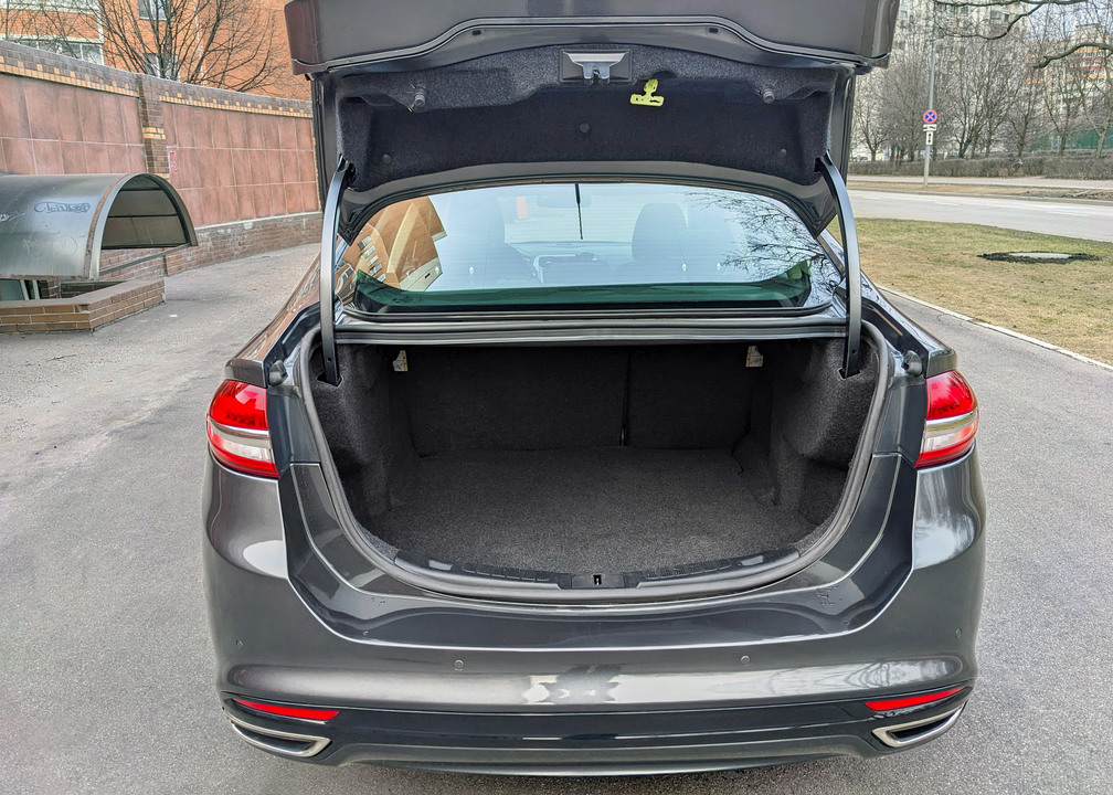 Ford Fusion (North America) II рестайлинг, 2018 год, 1 199 000 рублей, 7 фотография
