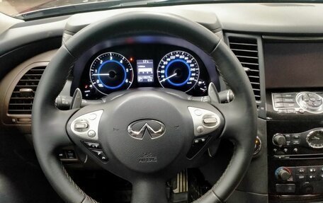 Infiniti QX70, 2016 год, 2 430 000 рублей, 10 фотография