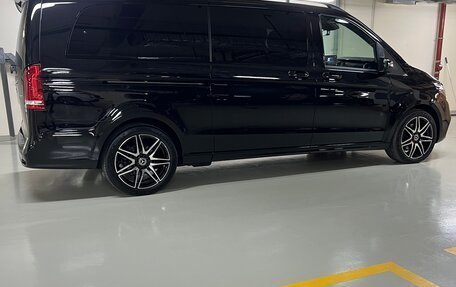 Mercedes-Benz V-Класс, 2022 год, 11 700 000 рублей, 2 фотография