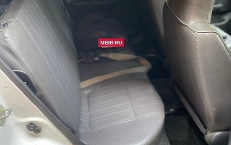 Mazda Familia Y11, 2000 год, 240 000 рублей, 6 фотография
