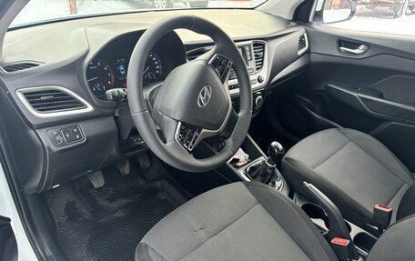 Hyundai Solaris II рестайлинг, 2017 год, 850 000 рублей, 5 фотография